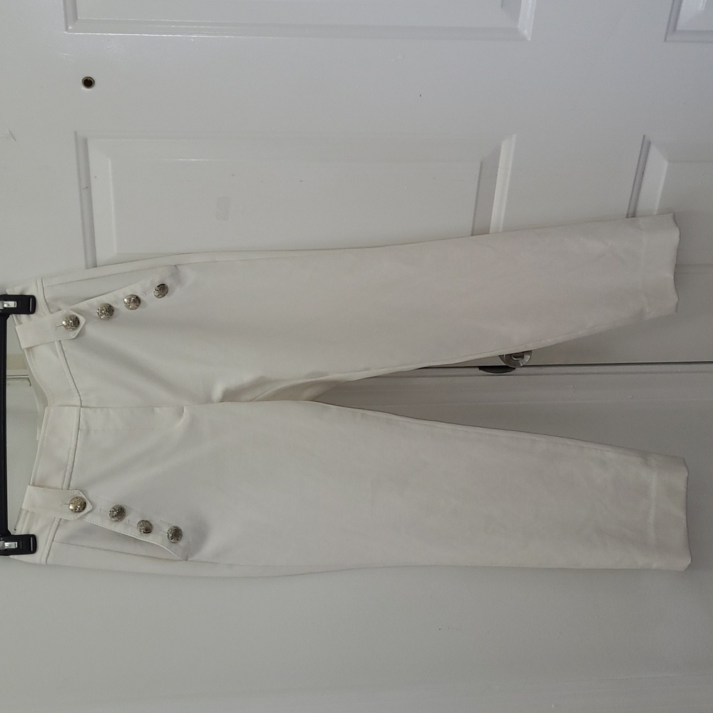 WhiteHouse Black Market  off White  pants 2 front pockets Silver Buttons 8P used